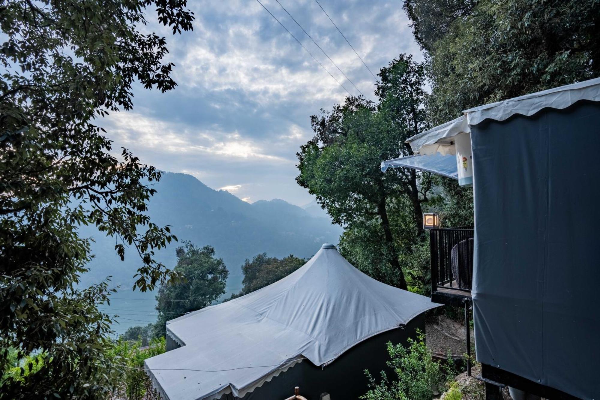 Hotel The Whispering Oaks Nainital Exterior foto